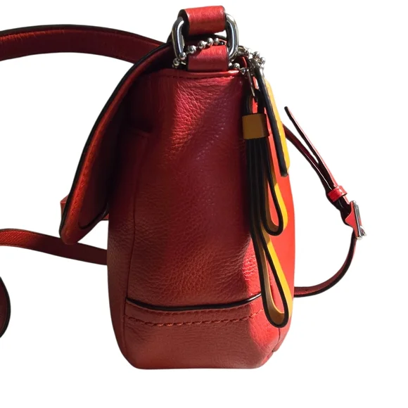 Coach Red Leather Shoulder Bag With Turn Lock - Picture 4 of 8